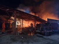 incendio-atinge-borracharia-na-zona-oeste-de-boa-vista